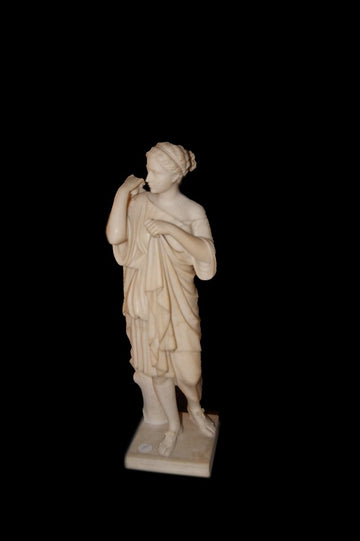 Belle sculpture française en marbre des années 1800 représentant une dame