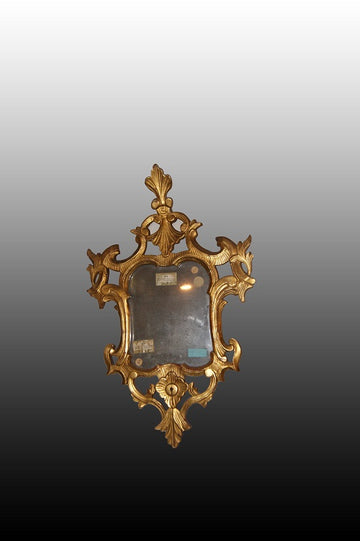 Superbe petit miroir italien des années 1700 en feuille d'or doré