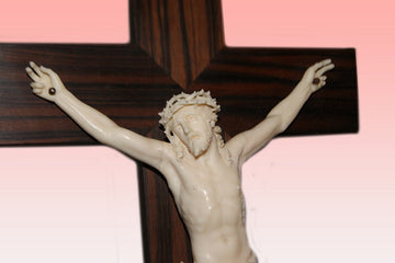 Crocifisso con Cristo in avorio del 1800 e croce in legno di Ebano