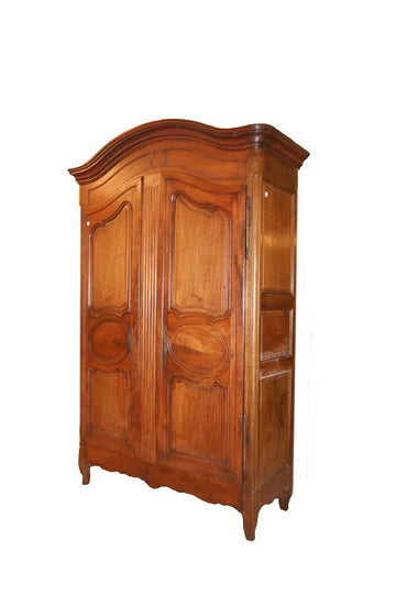 Large French wardrobe from the 1700s Provençal style in walnut wood