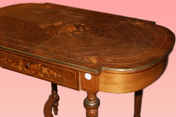 Tavolo da salotto francese stile Luigi XVI del 1800 in bois de rose