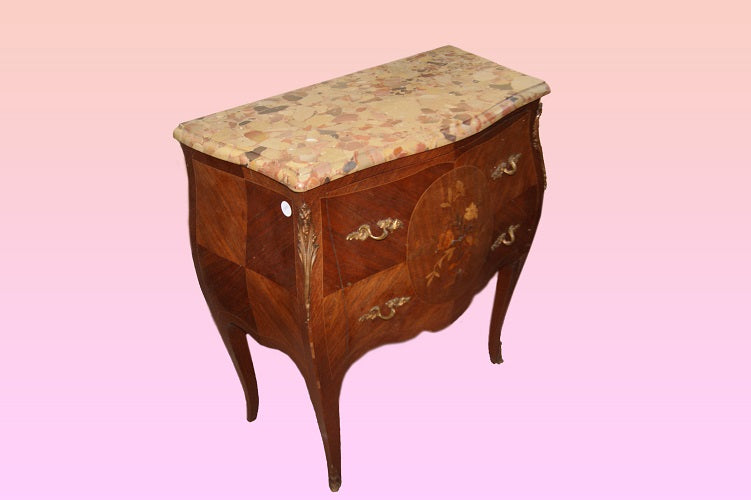 Antico Comoncino francese del 1800 stile Luigi XV con intarsio floreale centrale e piano in marmo