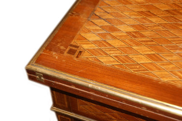 Tavolino da gioco francese stile Luigi XVI con intarsio a marquetterie