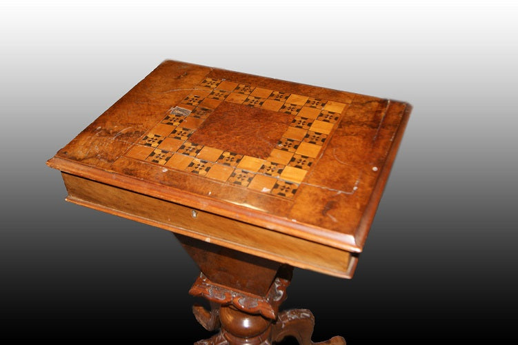 Tavolino da lavoro inglese stile Vittoriano in legno di noce con intarsi del 1800 antico 