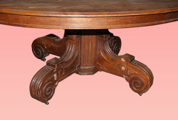 Table ovale à rallonge en bois de noyer de style Louis Philippe datant des années 1800