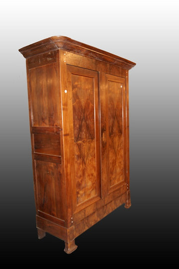 Armoire française de style Directoire en noyer et noyer de la première moitié du 19ème siècle