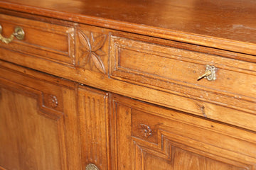 French rustic 2-door sideboard from the 19th century in oak wood