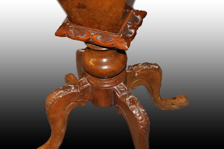 Tavolino da lavoro inglese stile Vittoriano in legno di noce con intarsi del 1800 antico 