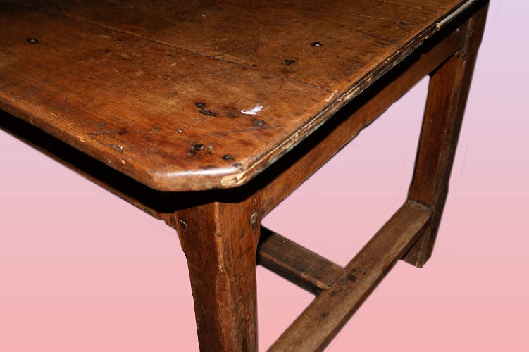 Grande tavolo rustico di inizio 1800 in legno di noce con cassetto