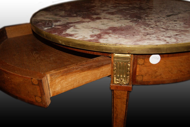 Bellissimo tavolino da salotto francese del 1800 Stile Luigi XVI con marmo