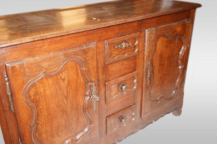 Credenza provenzale in legno di castagno del 1800 con intagli