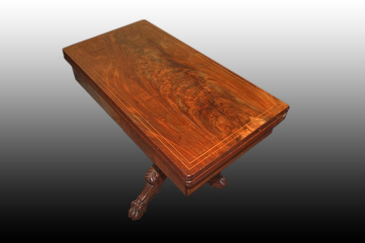Bellissimo tavolino da gioco francese stile Carlo X in legno di mogano