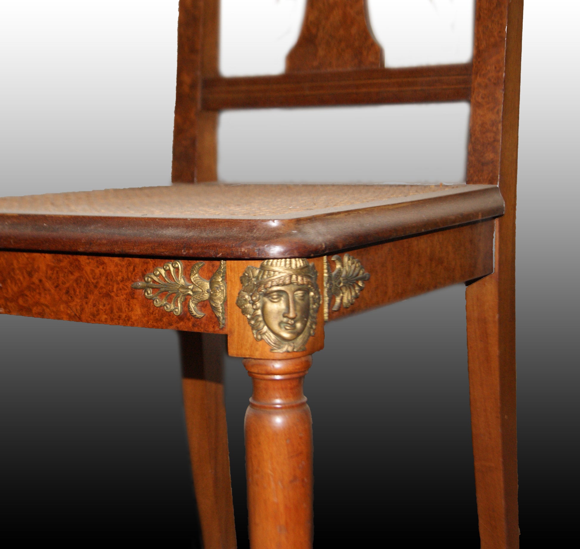 Gruppo si 6 sedie francesi stile Impero del 1800 con ricchi bronzi e radica