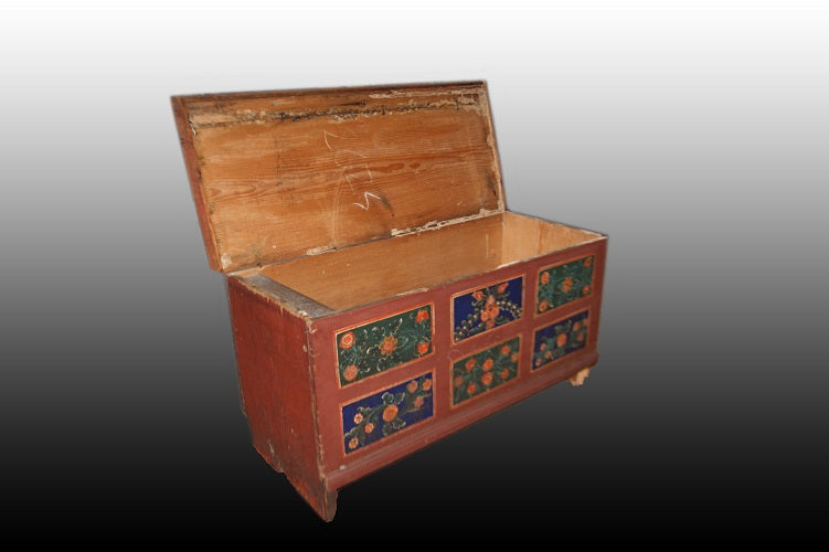 Cassapanca Tirolese del 1800 con ricche pitture
