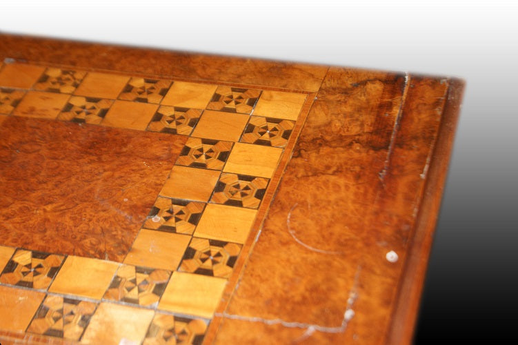 Tavolino da lavoro inglese stile Vittoriano in legno di noce con intarsi del 1800 antico 