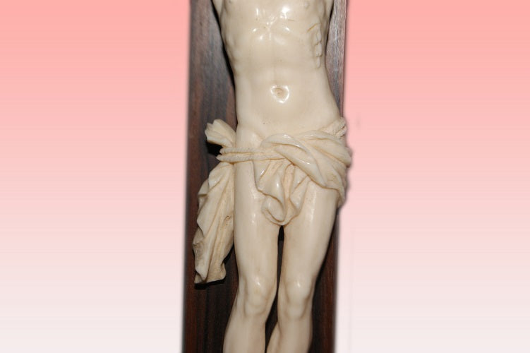 Crocifisso con Cristo in avorio del 1800 e croce in legno di Ebano