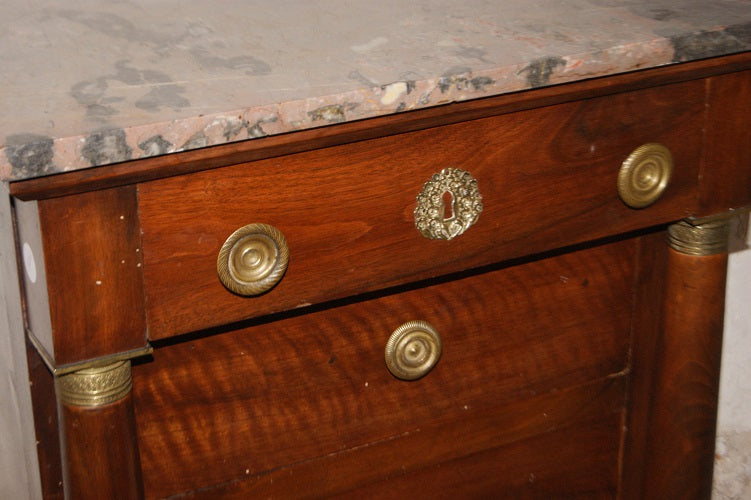 Comoncino francese stile Impero del 1800 in legno di mogano con marmo e bronzi