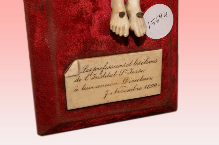 Crocifisso francese di inizio 1700, con grande cristo in avorio