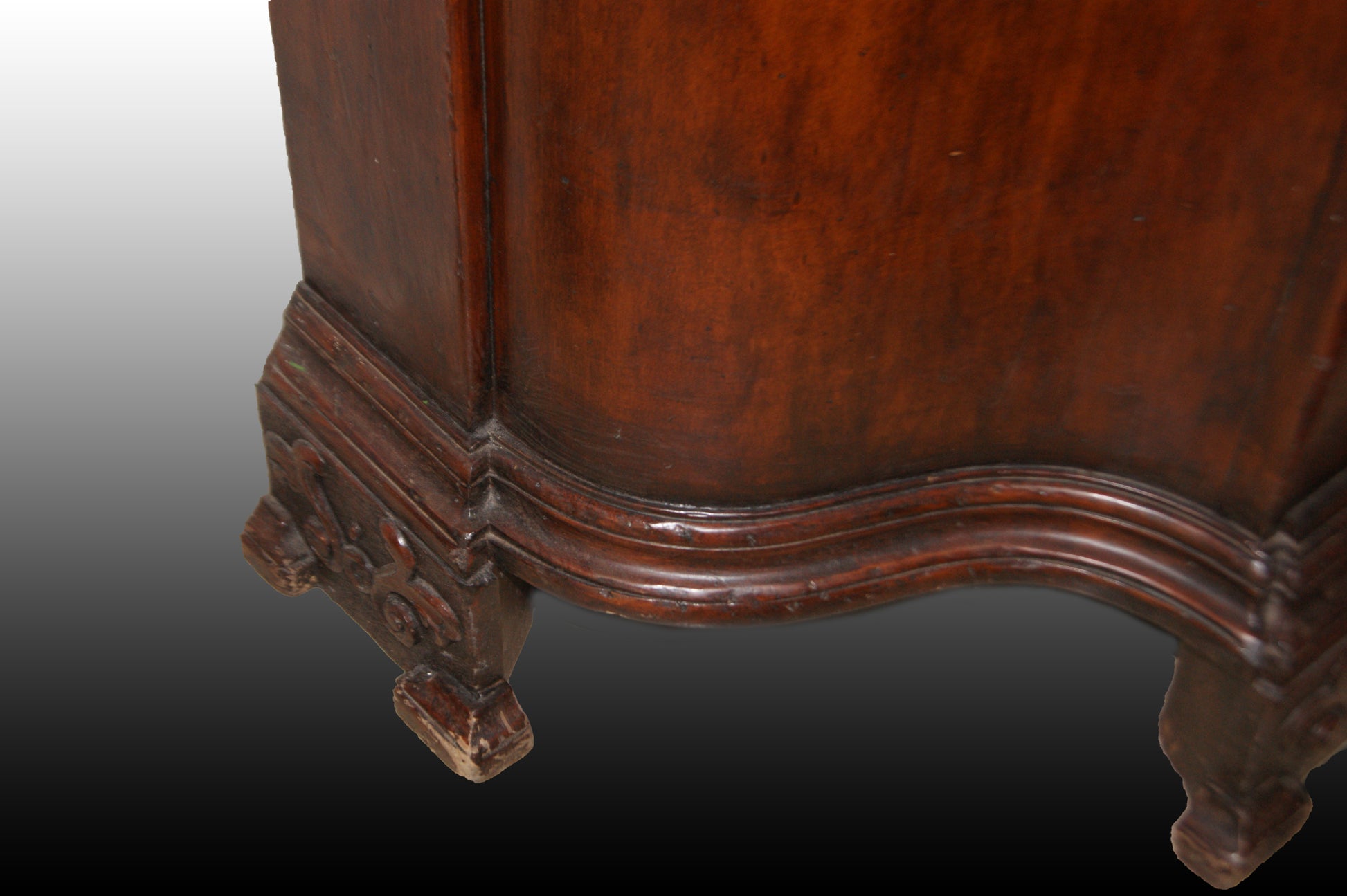 Credenza italiana di metà 1900 stile Luigi XIV