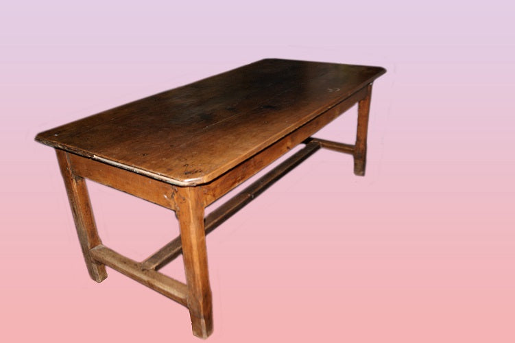 Grande tavolo rustico di inizio 1800 in legno di noce con cassetto