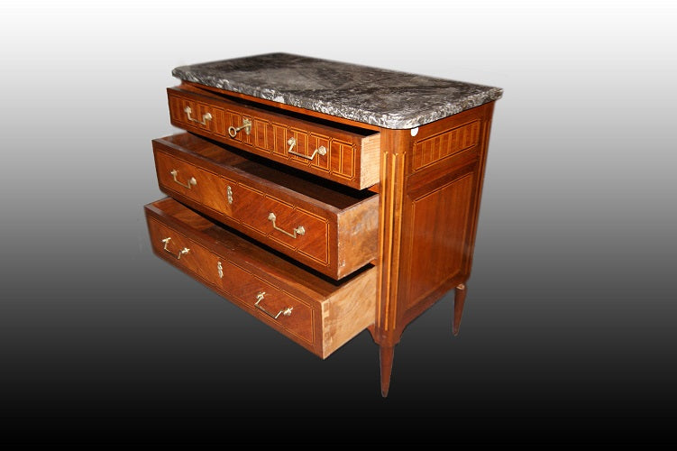 Bellissimo piccolo comò francese del 1800 stile Luigi XVI a 3 cassetti
