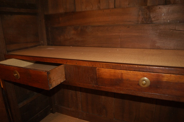 Grande armadione francese del 1700 stile Provenzale in legno di noce