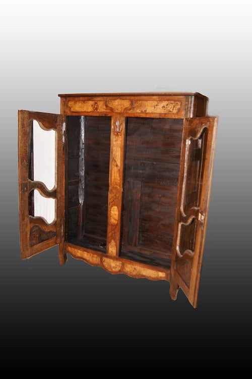 Antica vetrina francese del 1700 in legno scuro di castagno provenzale